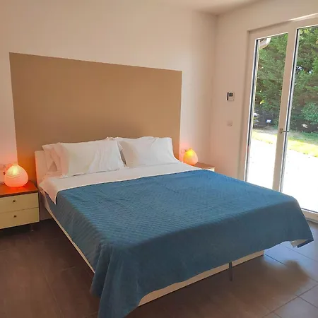 In Einem Spektakulaeren Olivenhain In Einer Ruhig By Interhome Semesterbostad *