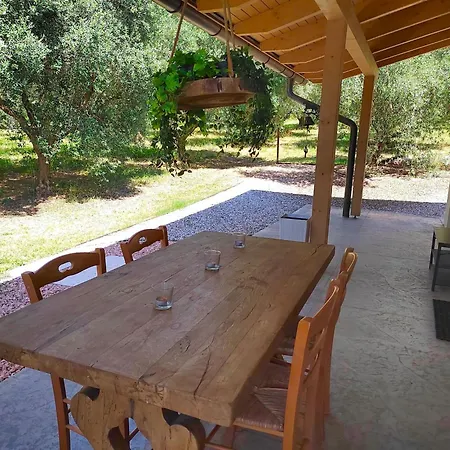 In Einem Spektakulaeren Olivenhain In Einer Ruhig By Interhome * باردولينو